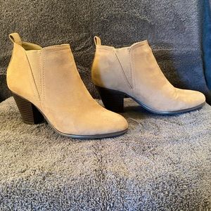 Women’s suede shoes